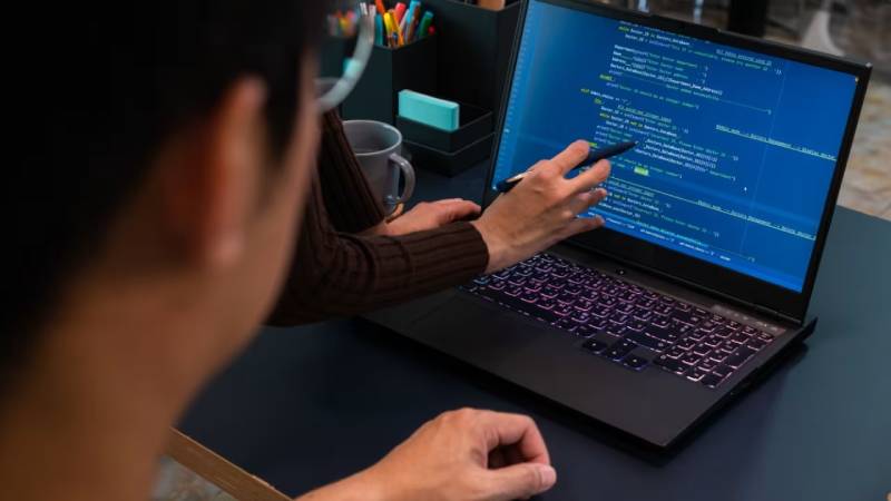 米易县工业软件定制开发:破局传统制造数字化转型的“精准钥匙”